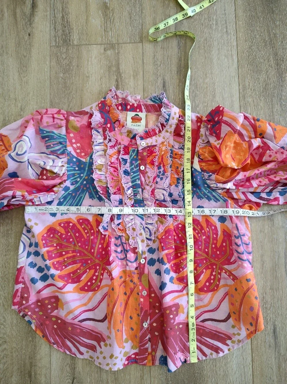 FARM Rio Lilac Colorful Party Blouse Ruffle Puff Sleeve Pink Tropical Bird M